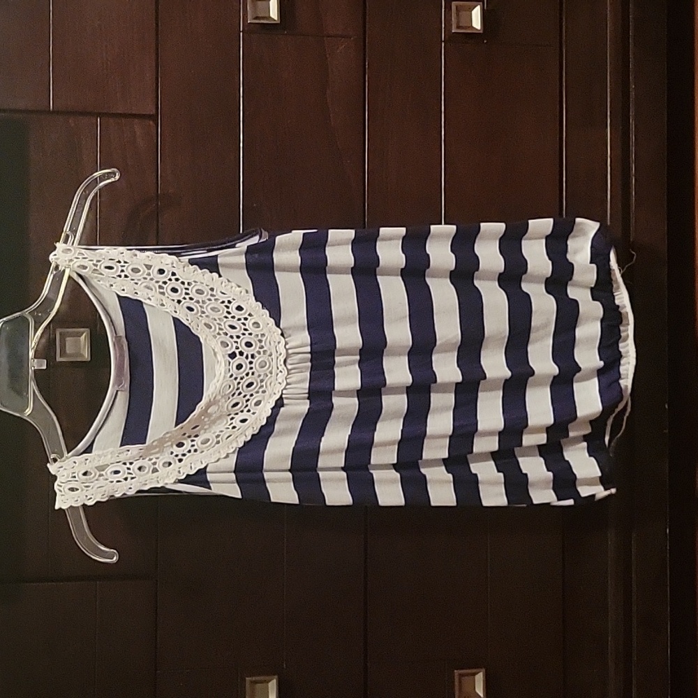 Maternity shirt size small